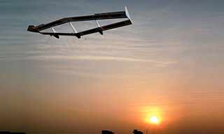 复合飞翼高空长航时太阳能无人机